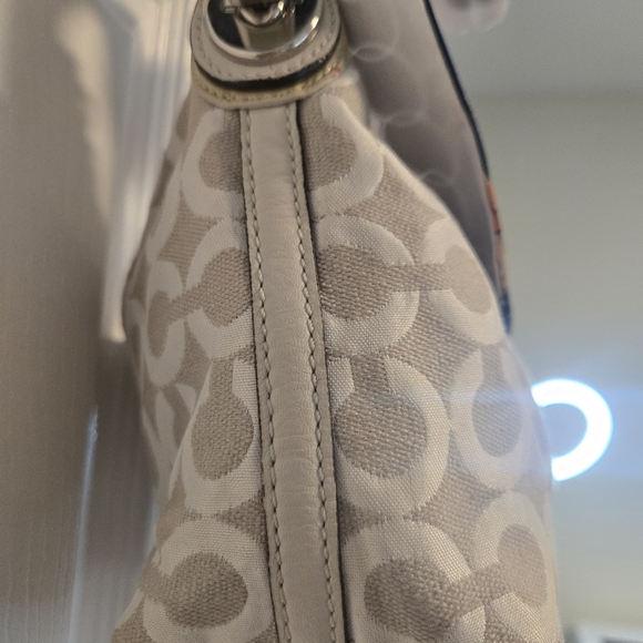 Coach Shoulderbag Signature Small Bag Green Satin Interior - Picture 11 of 16